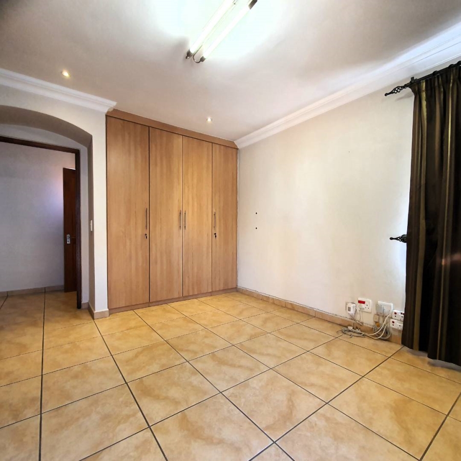 3 Bedroom Property for Sale in Beyerspark Gauteng