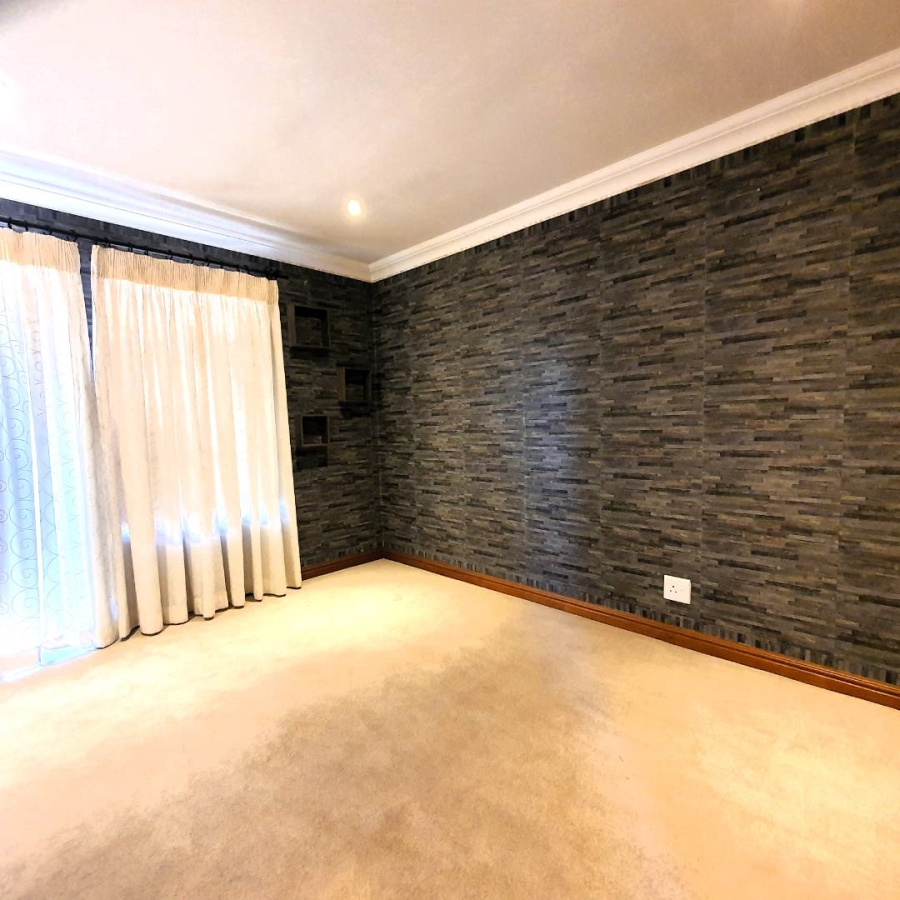 3 Bedroom Property for Sale in Beyerspark Gauteng