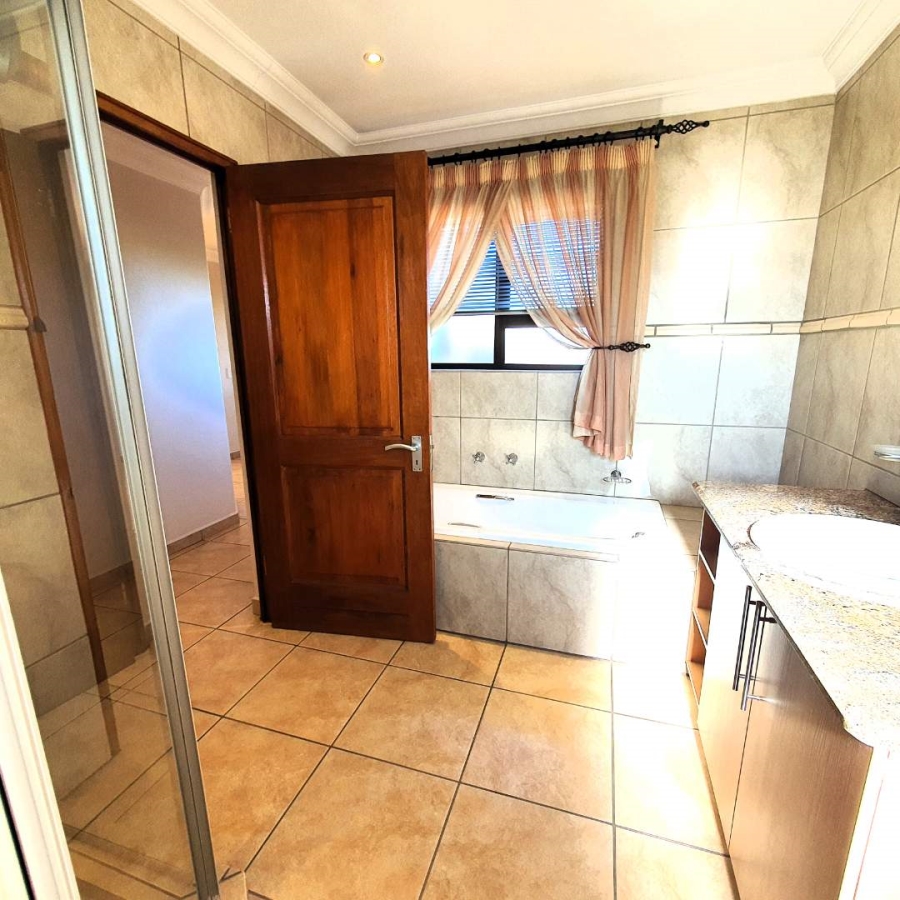 3 Bedroom Property for Sale in Beyerspark Gauteng