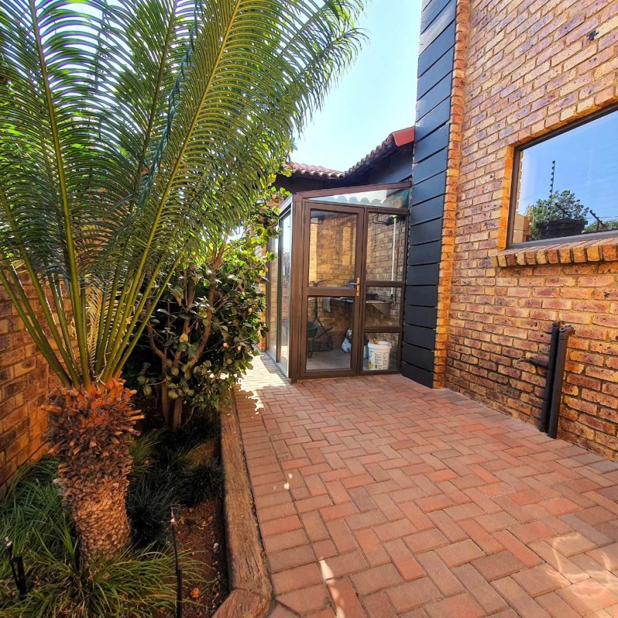 3 Bedroom Property for Sale in Beyerspark Gauteng