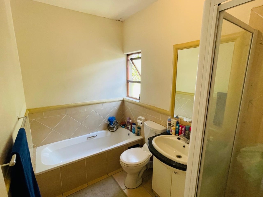 1 Bedroom Property for Sale in Morningside Gauteng