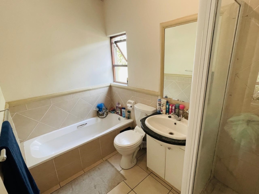 1 Bedroom Property for Sale in Morningside Gauteng