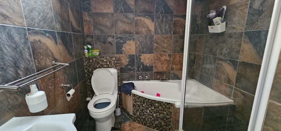 To Let 3 Bedroom Property for Rent in Clubview Gauteng