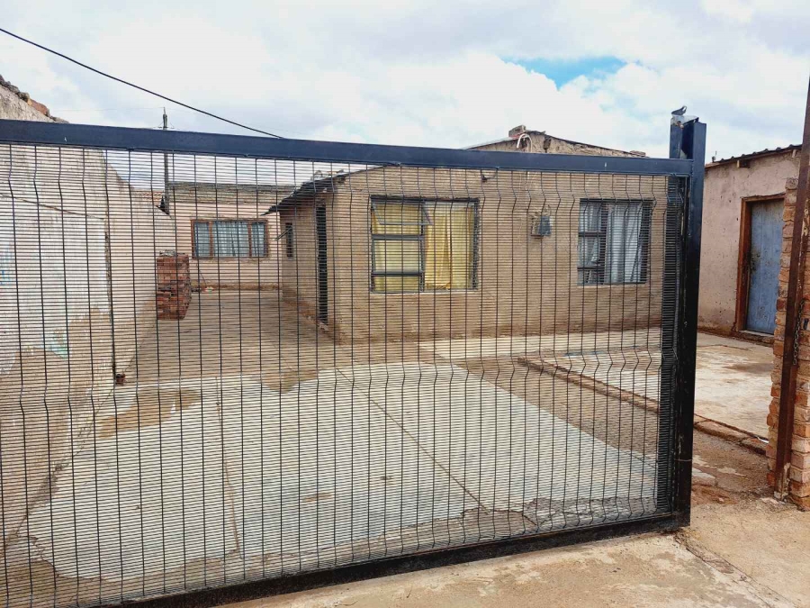 5 Bedroom Property for Sale in Mamelodi East Gauteng