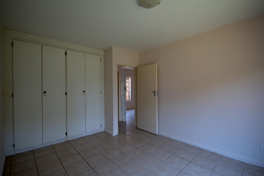 To Let 2 Bedroom Property for Rent in Faerie Glen Gauteng