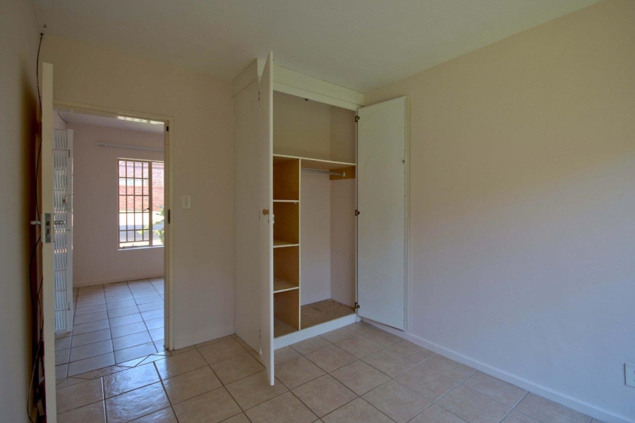 To Let 2 Bedroom Property for Rent in Faerie Glen Gauteng