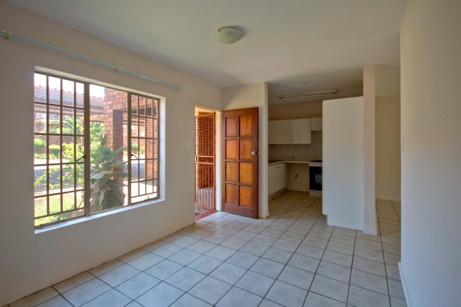 To Let 2 Bedroom Property for Rent in Faerie Glen Gauteng