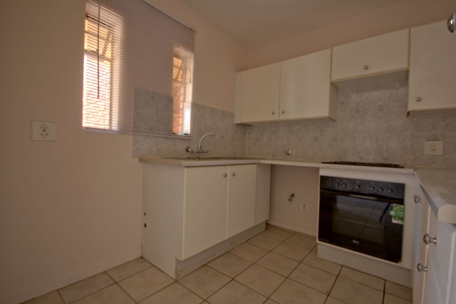 To Let 2 Bedroom Property for Rent in Faerie Glen Gauteng