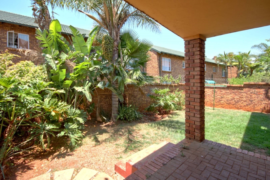 To Let 2 Bedroom Property for Rent in Faerie Glen Gauteng