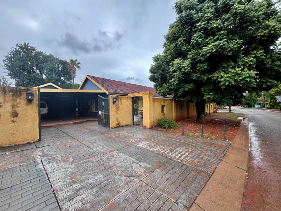 3 Bedroom Property for Sale in Dorandia Ext 15 Gauteng