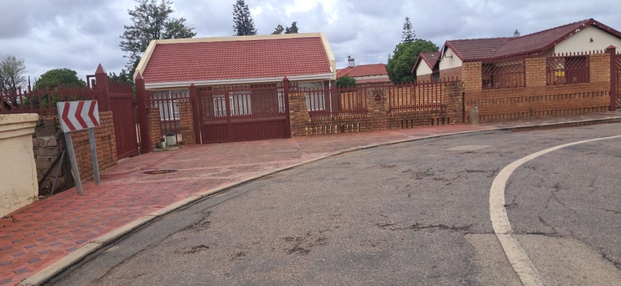 3 Bedroom Property for Sale in Soshanguve DD Gauteng