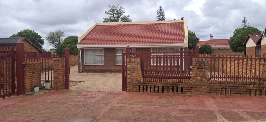 3 Bedroom Property for Sale in Soshanguve DD Gauteng