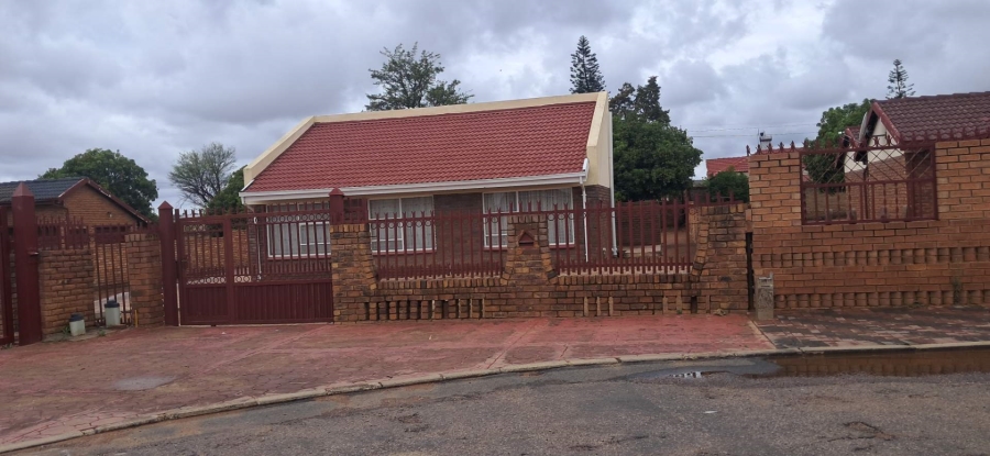 3 Bedroom Property for Sale in Soshanguve DD Gauteng