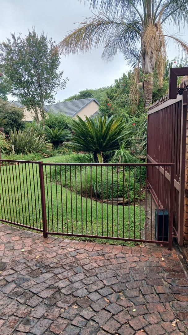 4 Bedroom Property for Sale in Glen Marais Gauteng