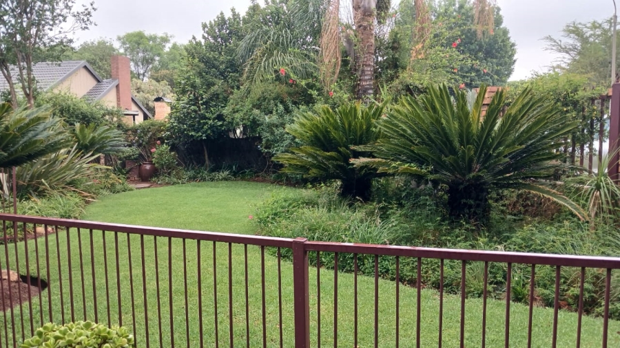 4 Bedroom Property for Sale in Glen Marais Gauteng