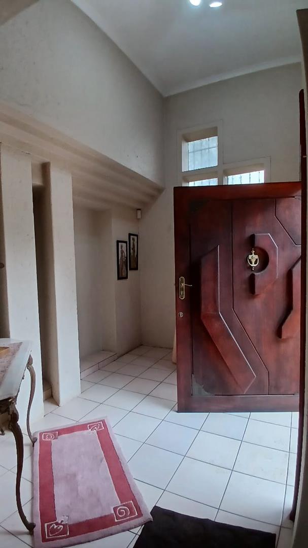 4 Bedroom Property for Sale in Glen Marais Gauteng