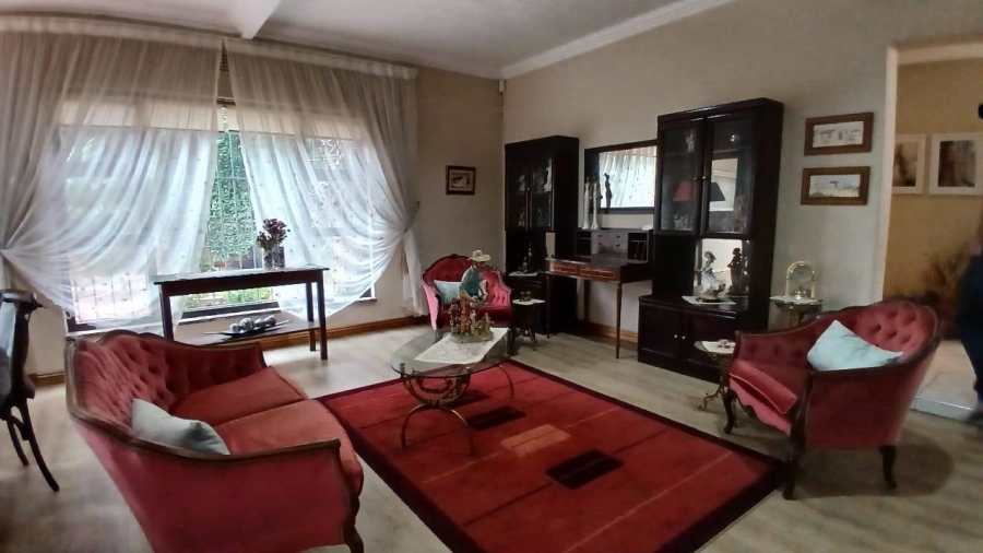 4 Bedroom Property for Sale in Glen Marais Gauteng