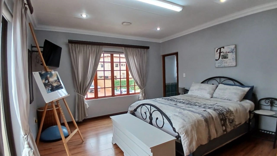 4 Bedroom Property for Sale in Glen Erasmia Gauteng