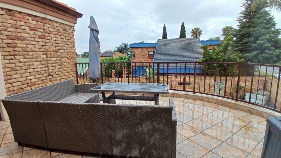 4 Bedroom Property for Sale in Glen Erasmia Gauteng