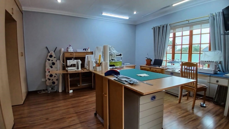 4 Bedroom Property for Sale in Glen Erasmia Gauteng