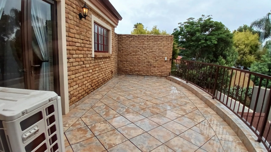 4 Bedroom Property for Sale in Glen Erasmia Gauteng