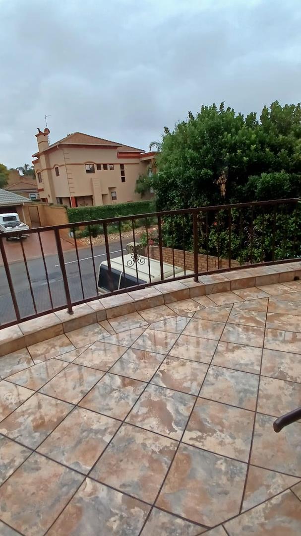 4 Bedroom Property for Sale in Glen Erasmia Gauteng