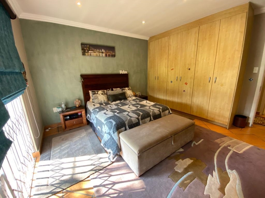 5 Bedroom Property for Sale in Bedfordview Gauteng