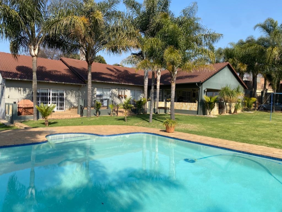 5 Bedroom Property for Sale in Bedfordview Gauteng