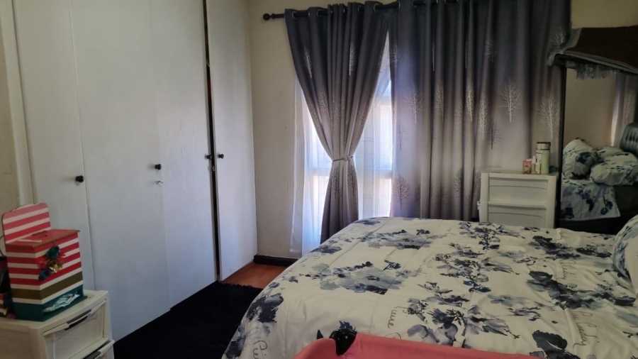 3 Bedroom Property for Sale in Oakdene Gauteng