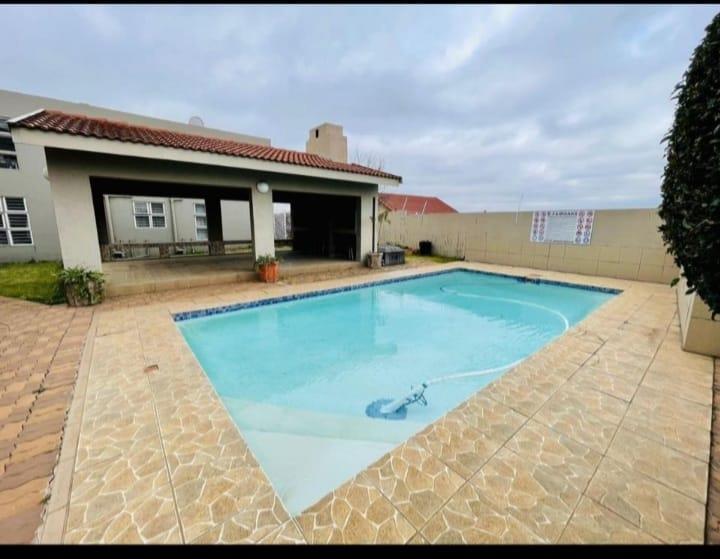 3 Bedroom Property for Sale in Oakdene Gauteng