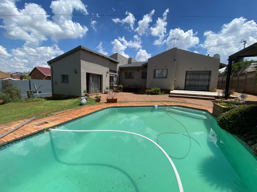 3 Bedroom Property for Sale in Suideroord Gauteng