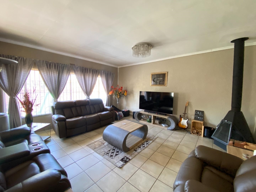 4 Bedroom Property for Sale in Kibler Park Gauteng