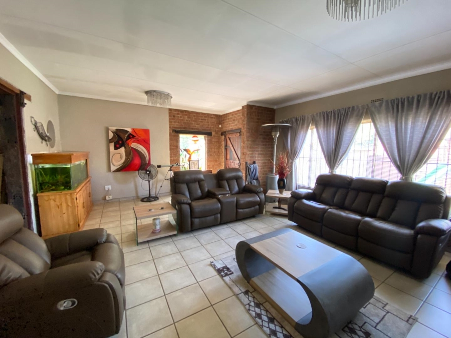 4 Bedroom Property for Sale in Kibler Park Gauteng