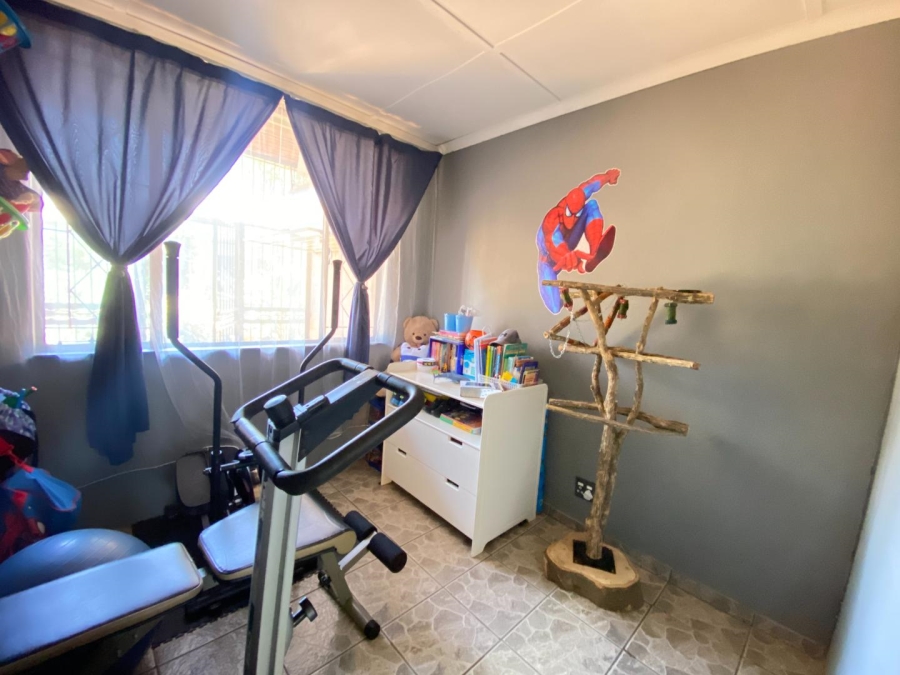 4 Bedroom Property for Sale in Kibler Park Gauteng