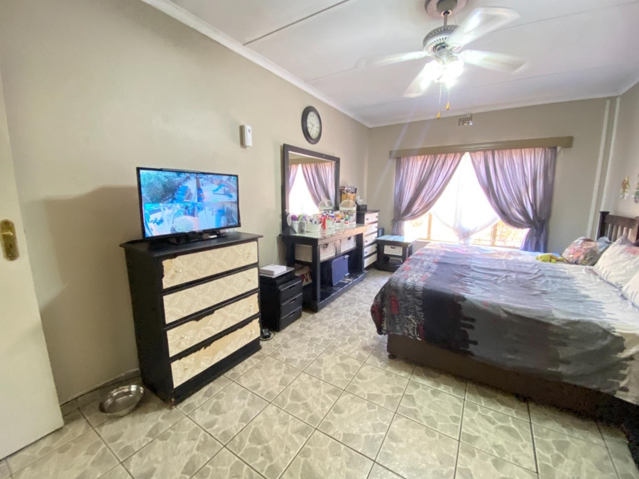 4 Bedroom Property for Sale in Kibler Park Gauteng