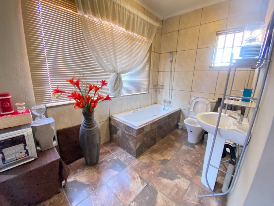 4 Bedroom Property for Sale in Kibler Park Gauteng