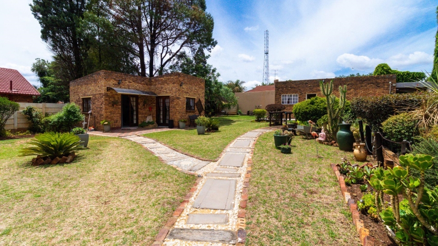 3 Bedroom Property for Sale in Dersley Gauteng