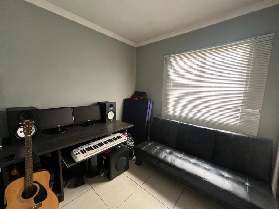 2 Bedroom Property for Sale in Mayberry Park Gauteng