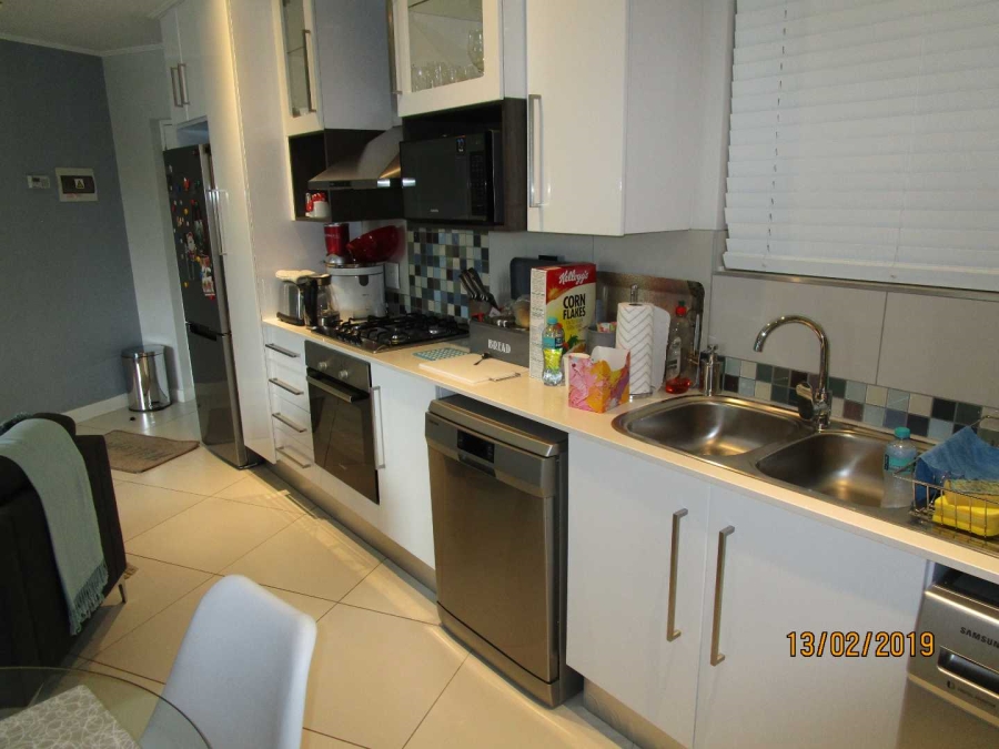 To Let 1 Bedroom Property for Rent in Rosebank Gauteng