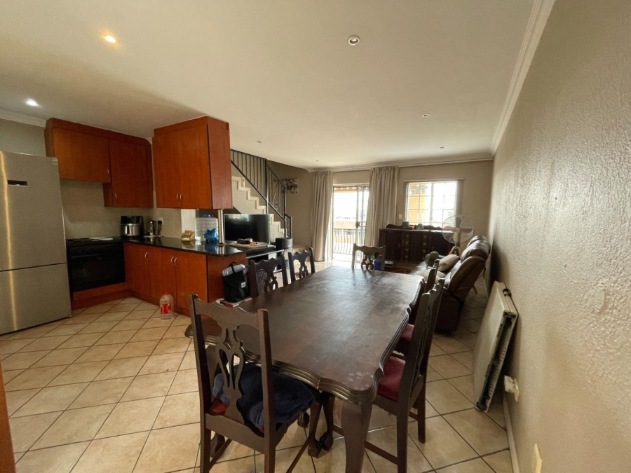 To Let 1 Bedroom Property for Rent in La Montagne Gauteng