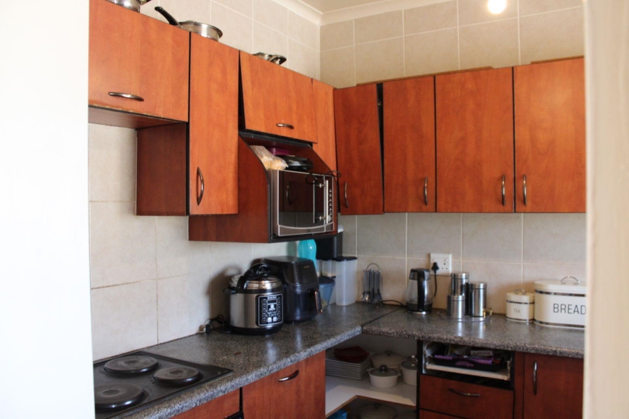 To Let 3 Bedroom Property for Rent in Horison View Gauteng