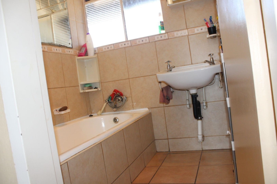 To Let 3 Bedroom Property for Rent in Horison View Gauteng