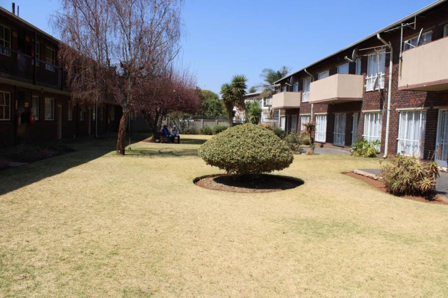 To Let 3 Bedroom Property for Rent in Horison View Gauteng