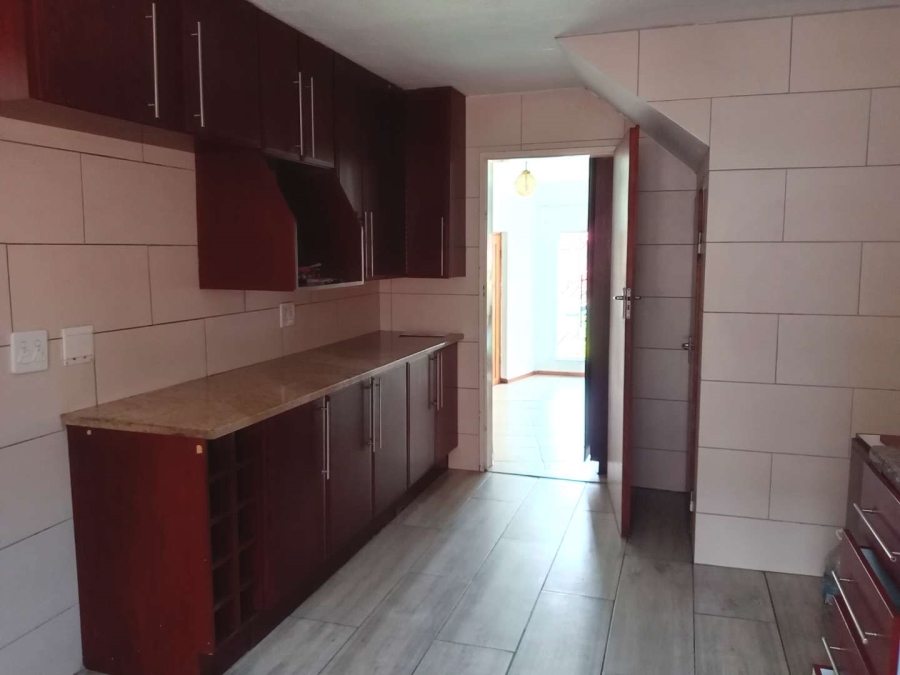 To Let 3 Bedroom Property for Rent in Lyndhurst Gauteng