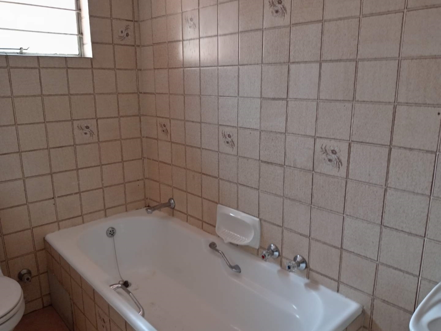 To Let 3 Bedroom Property for Rent in Lyndhurst Gauteng