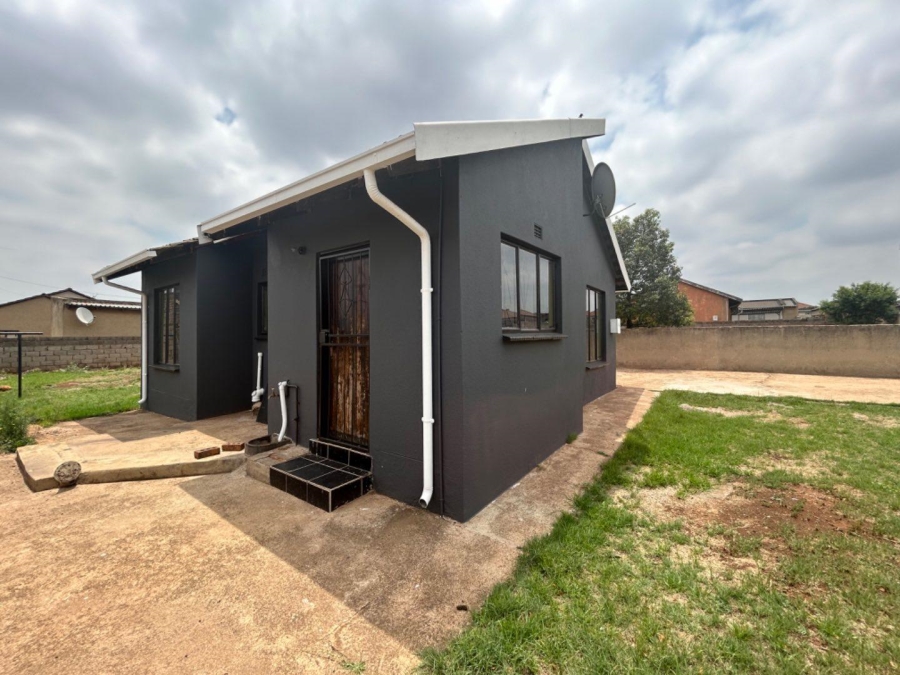 To Let 3 Bedroom Property for Rent in Vosloorus Gauteng