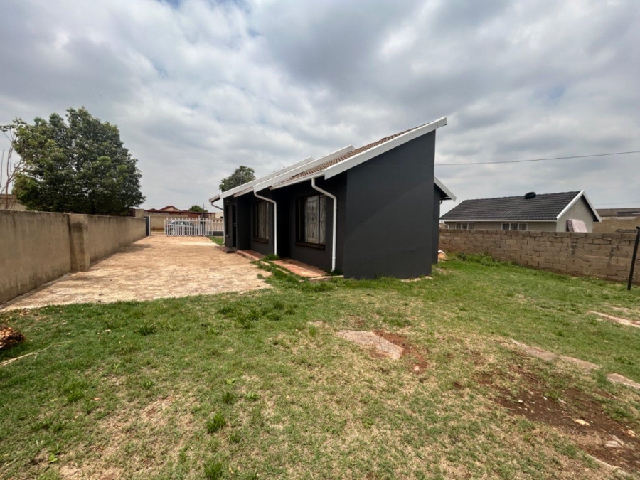 To Let 3 Bedroom Property for Rent in Vosloorus Gauteng