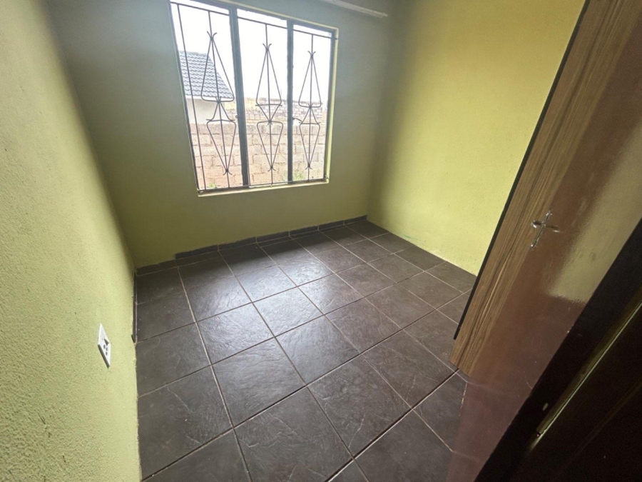 To Let 3 Bedroom Property for Rent in Vosloorus Gauteng