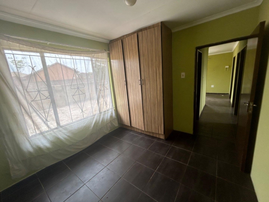 To Let 3 Bedroom Property for Rent in Vosloorus Gauteng