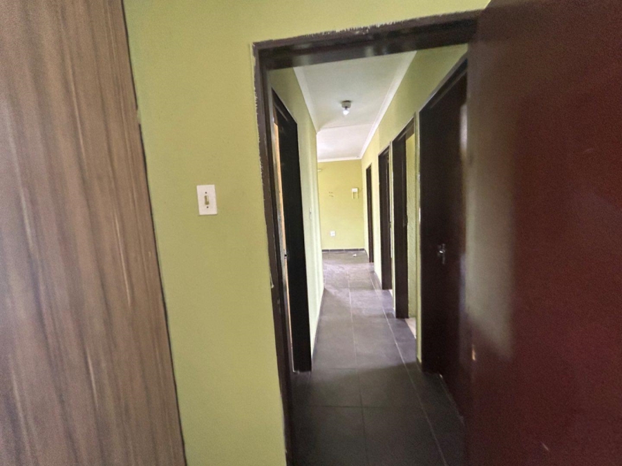 To Let 3 Bedroom Property for Rent in Vosloorus Gauteng